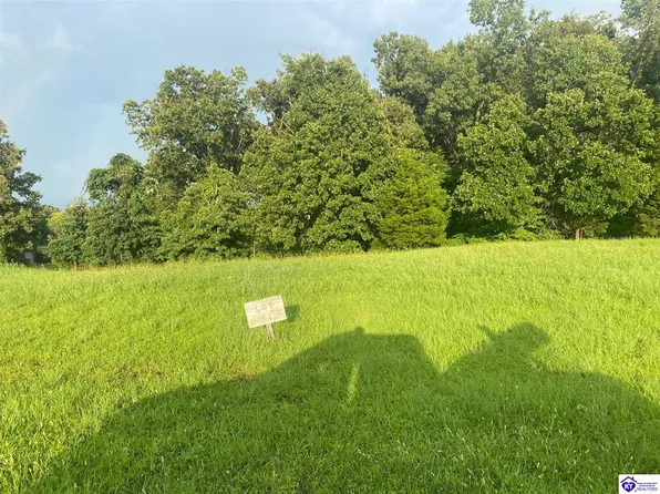 11-2 Chinoe Dr, Radcliff, KY 40160