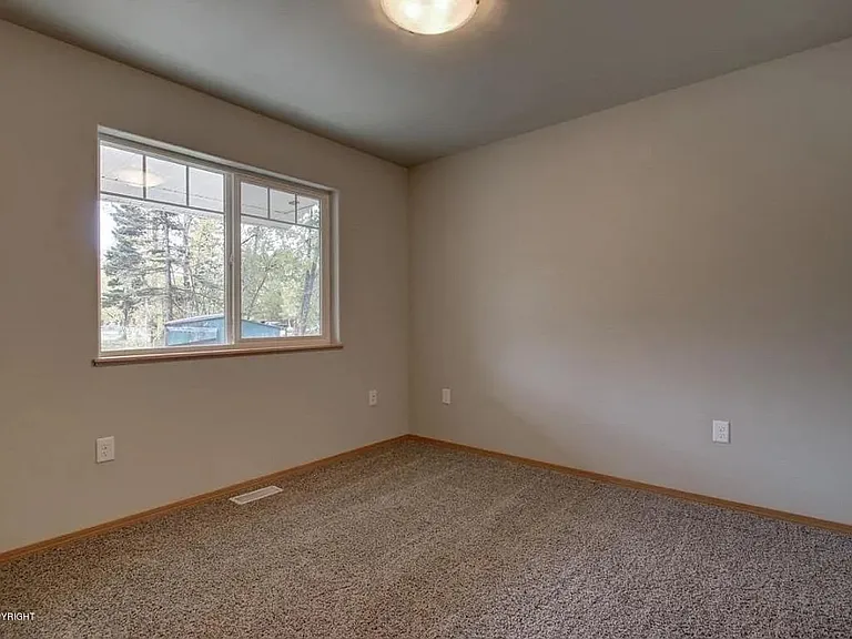 1121 E Dellwood St — Photo 10