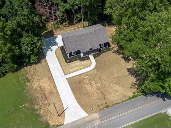 5th image of 4821 Thomasville Rd