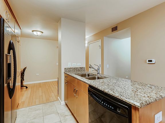 5th image of 4808 N 24th St Unit 1204