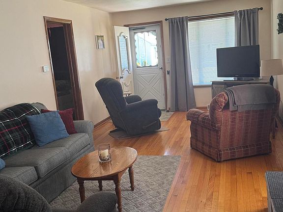 4th image of 2105 Oaklawn Avenue