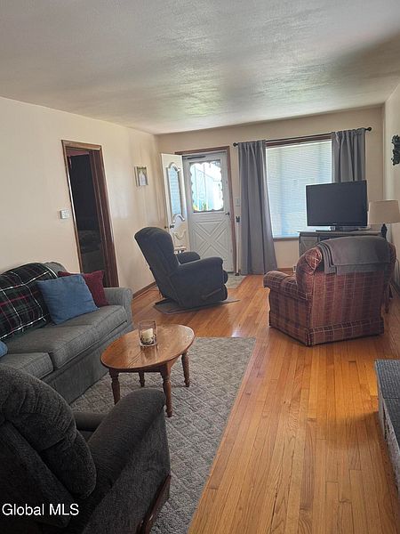 4th image of 2105 Oaklawn Avenue