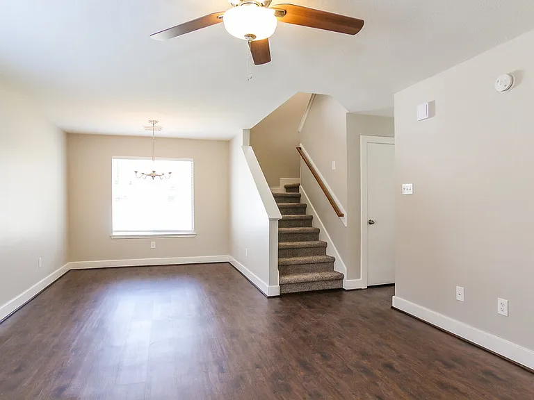 9711 Farrell Dr — Photo 5