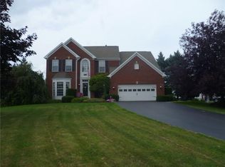 623 Morning Glory Dr, Webster, NY 14580