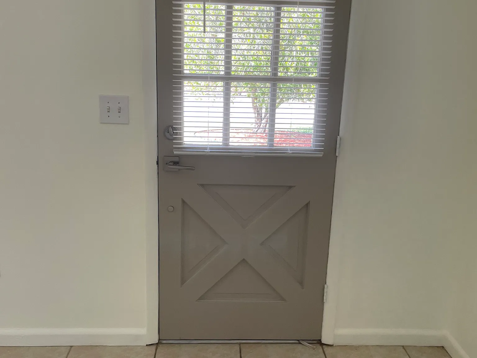 2 bed, 1.5 bath, 1300 sqft, $1,895 — Photo 4