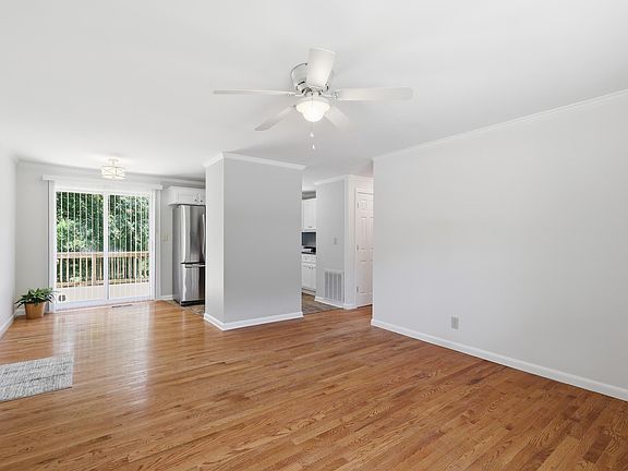 4th image of 212 Berkley Ave