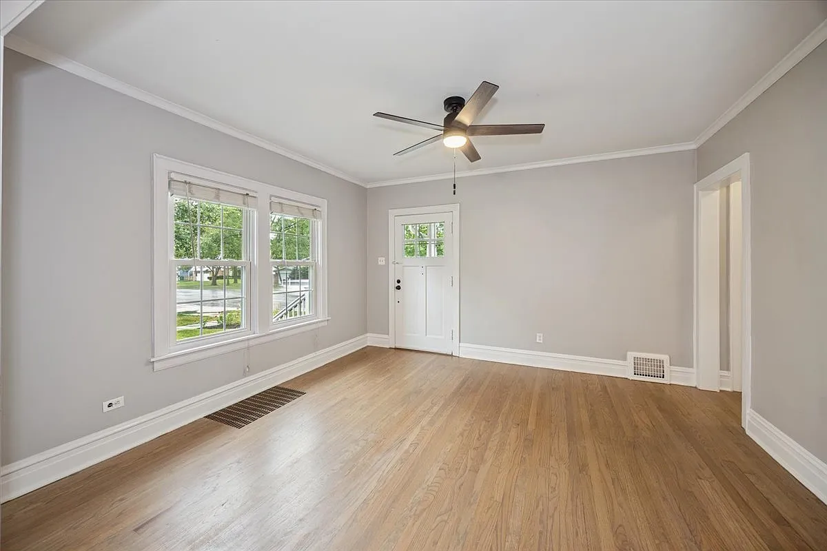4 bed, 1380 sqft, $3,375 — Photo 4