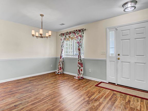 4th image of 31 Regency Oaks Dr