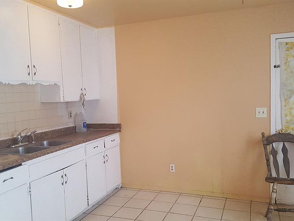 2nd image of 33187 W Hidalgo Ave