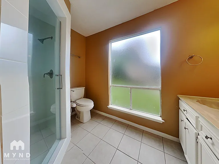 2103 Woodland Springs St — Photo 12