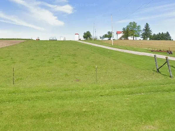N601 Highview Rd #A, Ixonia, WI 53036