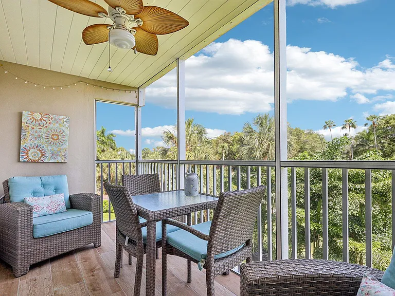 200 E Royal Palm Rd — Photo 32