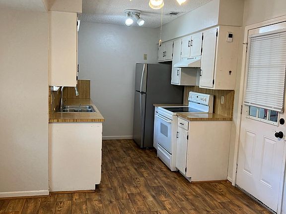 4th image of 3402 Meadowlark Ln