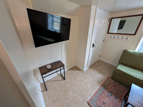 4th image of 201 Mansion Dr APT 3