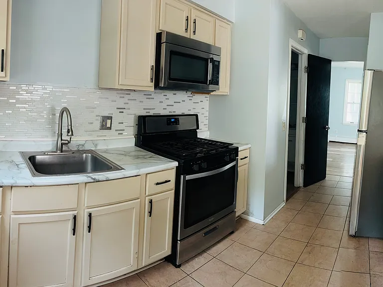 1318 Circle Terrace Blvd NE — Photo 11