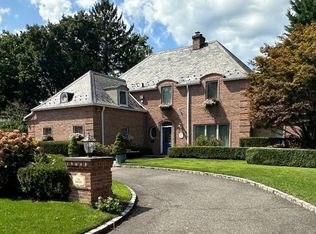 29 Pine Hill Road, Great Neck, NY 11020