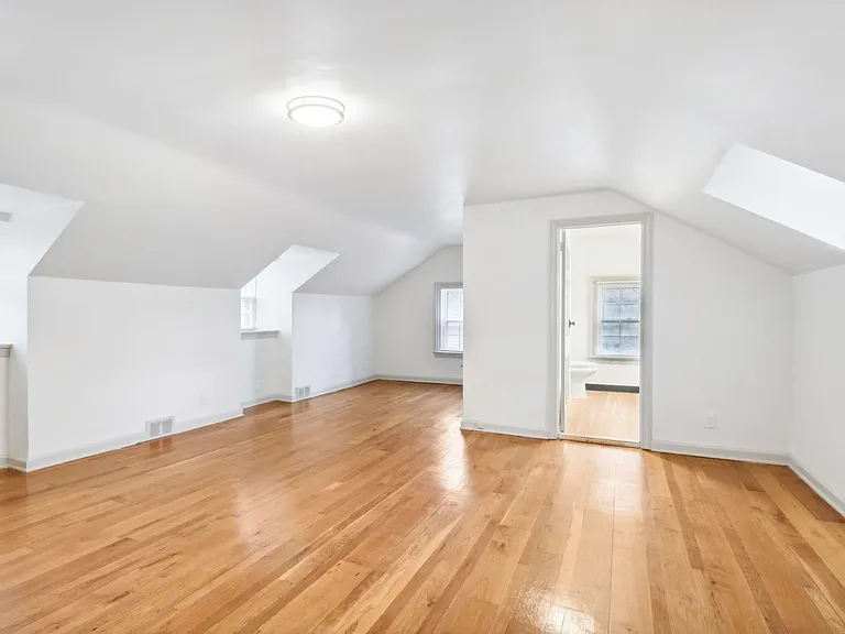 Carlton Park Apartments — Photo 71