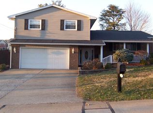 Sams St, Washington, WV 26181