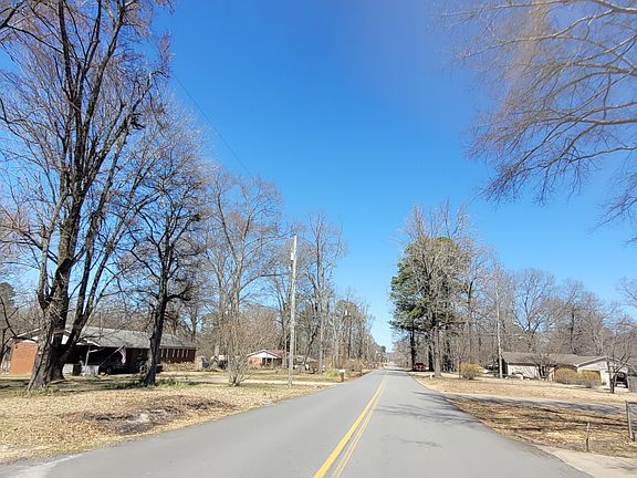 3rd image of 2829 Pinehurst Dr
