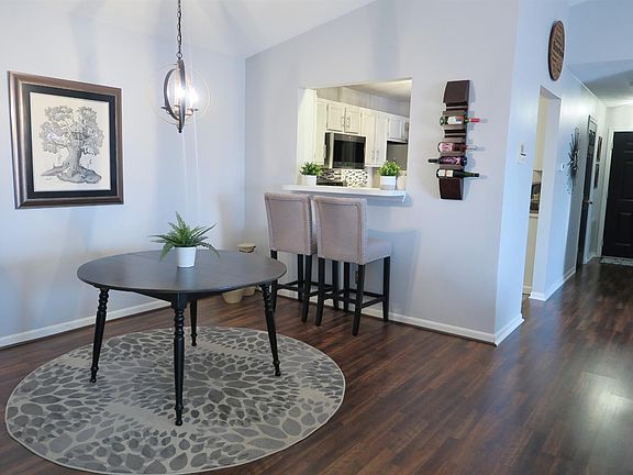 3rd image of 7876 Jessies Way APT 304