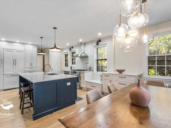 116-33 Union Turnpike image 10 of 40