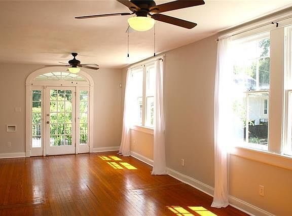 3rd image of 2009 S Lopez St