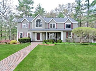 75 Oak Point, Wrentham, MA 02093