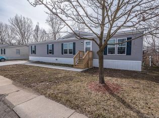 33151 Fort Rd #60, Rockwood, MI 48173