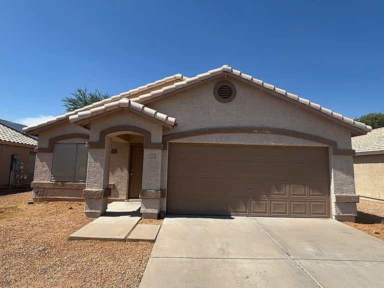 15932 W Lundberg St — Photo 1