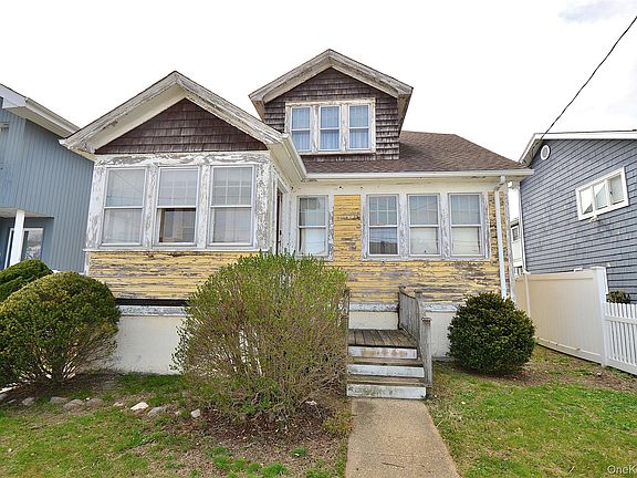 3rd image of 2586 Riverside Drive