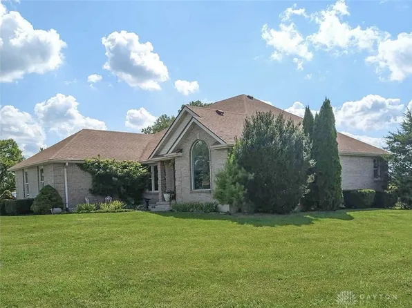 8283 Wellbaum Rd, Brookville, OH 45309