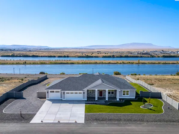 359 Panoramic Dr, Pasco, WA 99301