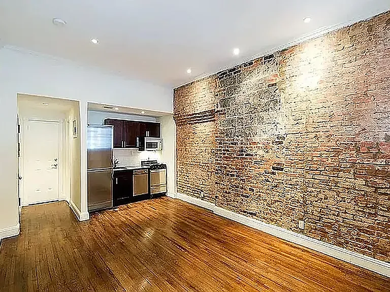 244 E 78th St #1C — Photo 3