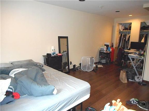 2nd image of 9 Pell St APT 3B