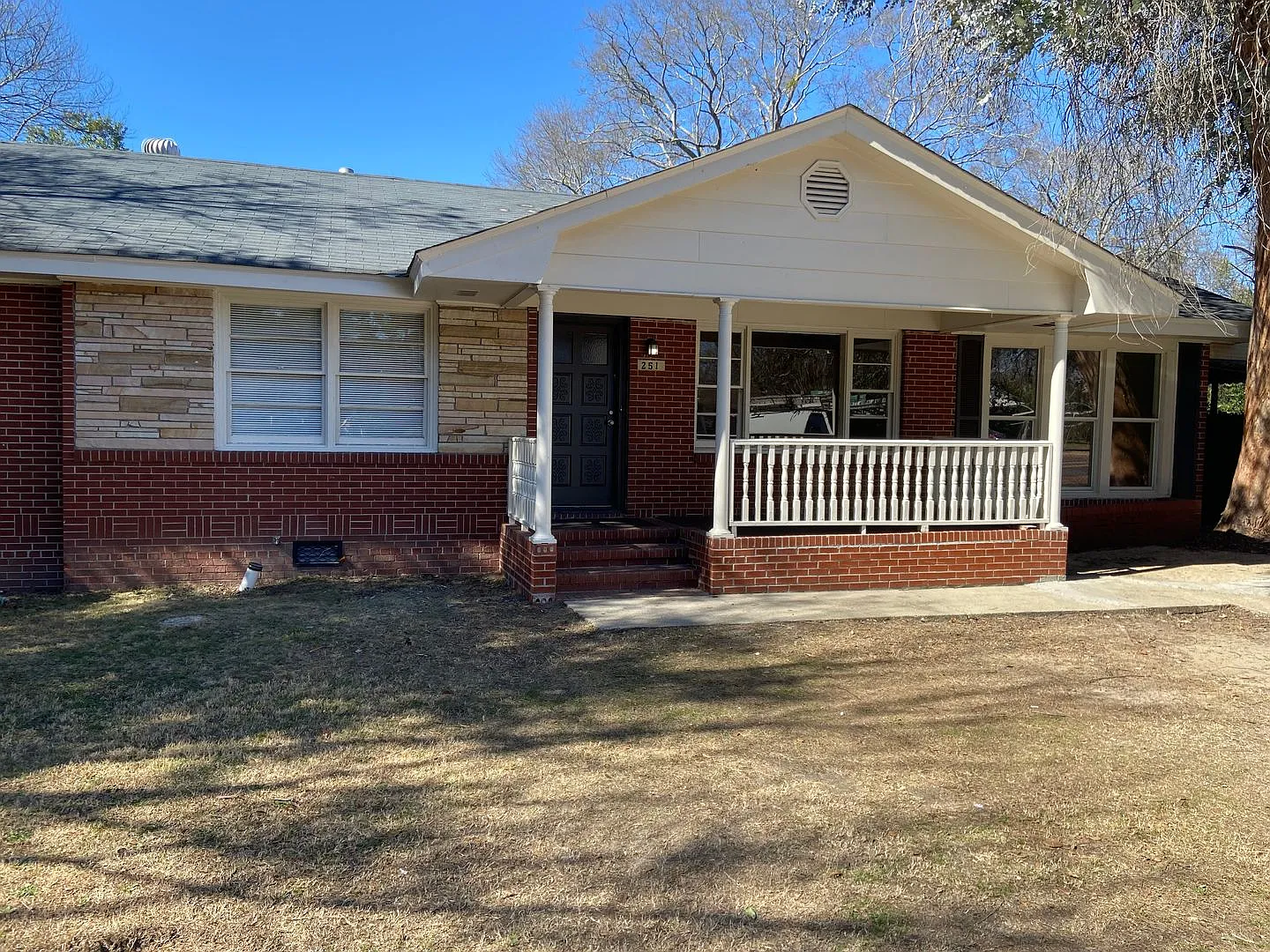 251 Nightingale Dr photo 1