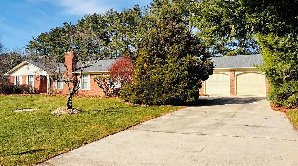 1st image of 258 Edgewood Dr