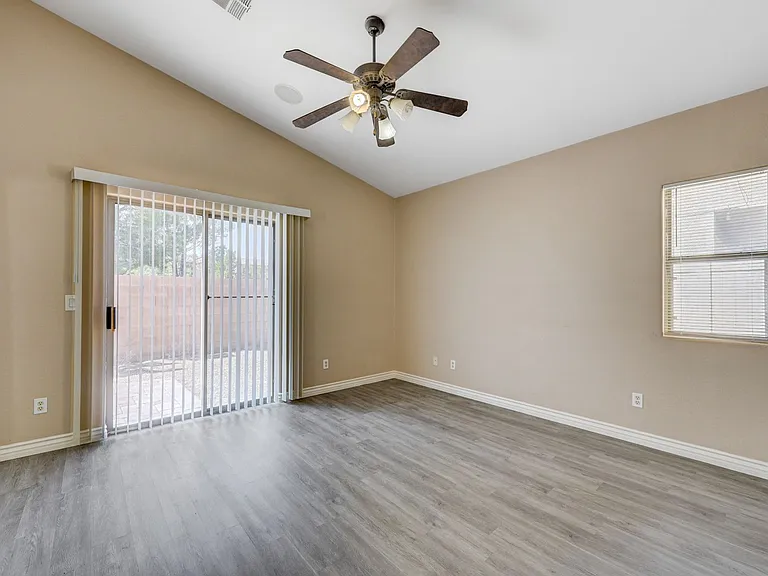 527 Braided River Ave — Photo 28