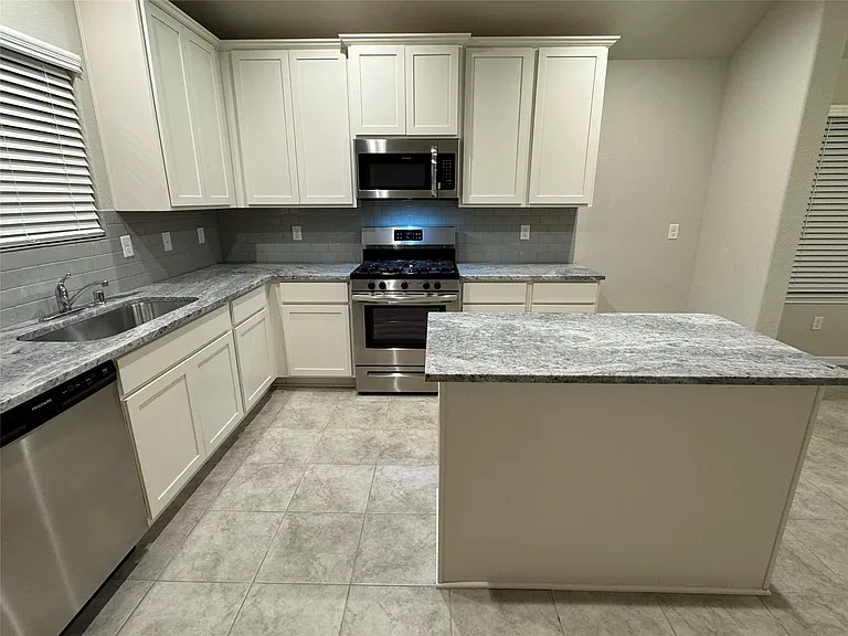 1436 Sundown Glen Ln — Photo 8