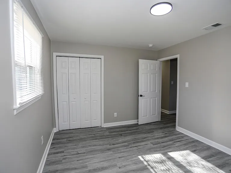 251 Anderson Dr — Photo 15