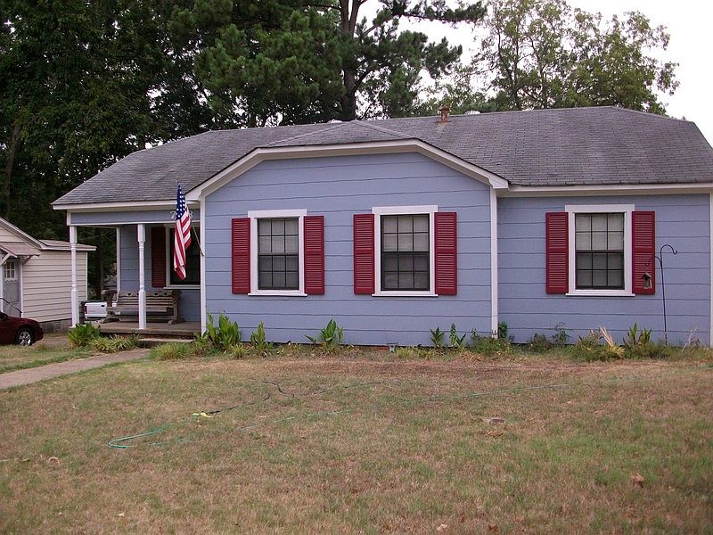 1st image of 713 Lucy Cir