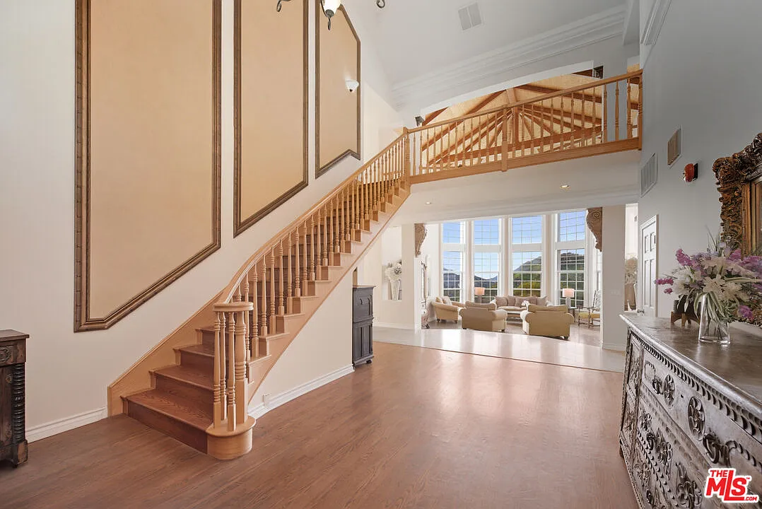 5 bed, 4.5 bath, 5154 sqft, $15,000 — Photo 3