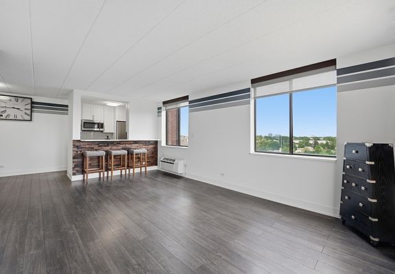 4th image of 75 Kristin Cir APT 512
