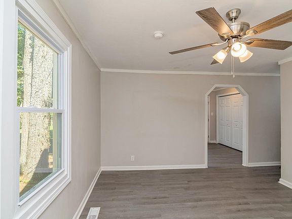 3rd image of 3429 Peachtree St