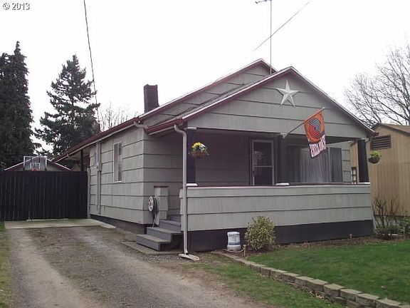 5th image of 3624 SE Rockwood St