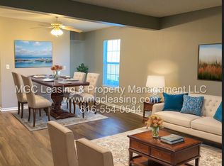 1608 Garden Ter #1614, Harrisonville, MO 64701