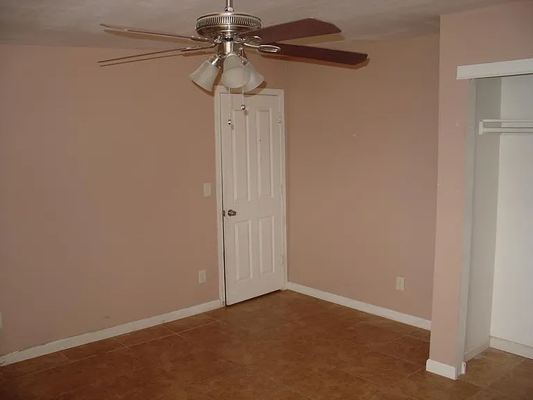 1823 W Fairmount Ave — Photo 1