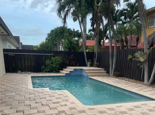 5282 SW 164th Pl, Miami, FL 33185