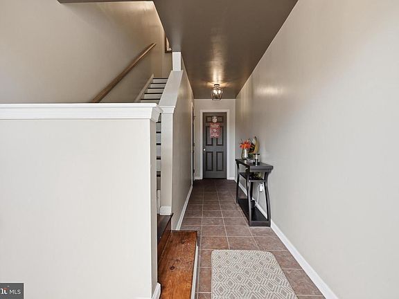 4th image of 429 Bradford St