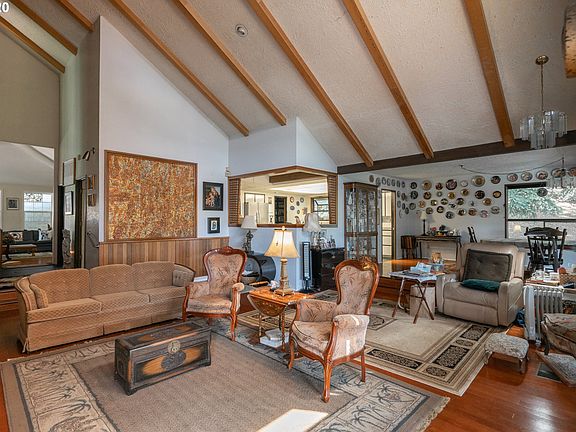 4th image of 5050 E Evergreen Blvd