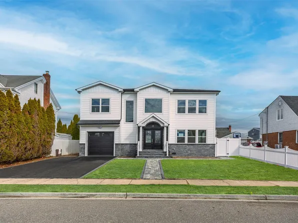 85 Emerson Avenue, Levittown, NY 11756